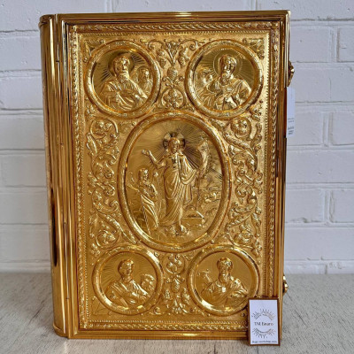 Евангелие в металлическом окладе 32х10х41,5 см на церковнославянском языке