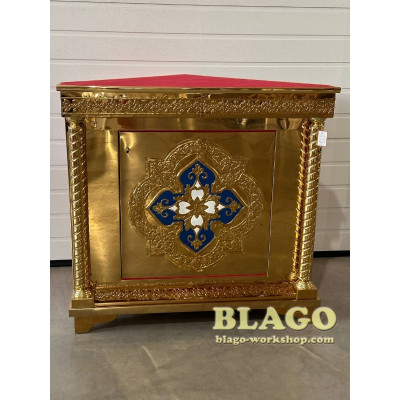 Corner metal altar with hammer, 103x64x100 cm