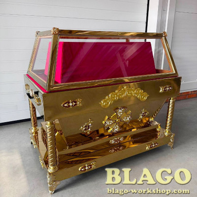 Гробниця металева з литими накладками, 120х76х110 см Гробниця металева з литими накладками, 120х76х110 см