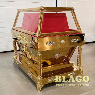 Гробниця металева з литими накладками, 120х76х110 см Гробниця металева з литими накладками, 120х76х110 см