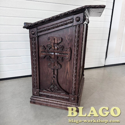  Аналой центральный (тетрапод) с резьбой коричневый, 83х75х100 см