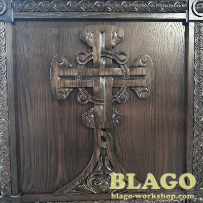  Аналой центральный (тетрапод) с резьбой коричневый, 83х75х100 см