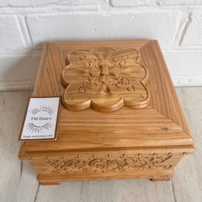  Ковчег для святих мощей дерев'яний різьблений світлий з накладкою, 20х20х14 см