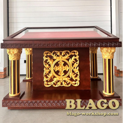 Wooden tomb with carved columns 140x90х110 cm 