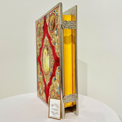 Євангеліє на церковнослов'янській мові в окладі з ламінованими іконами, 34х25х7 см Євангеліє на церковнослов'янській мові в окладі з ламінованими іконами, 34х25х7 см