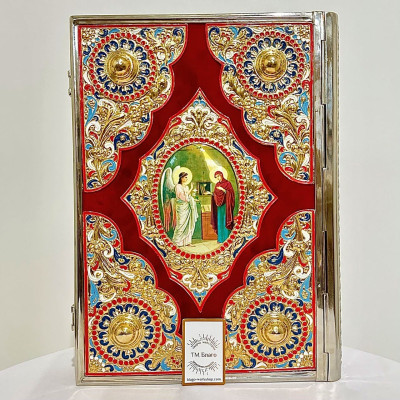 Євангеліє на церковнослов'янській мові в окладі з ламінованими іконами, 34х25х7 см Євангеліє на церковнослов'янській мові в окладі з ламінованими іконами, 34х25х7 см