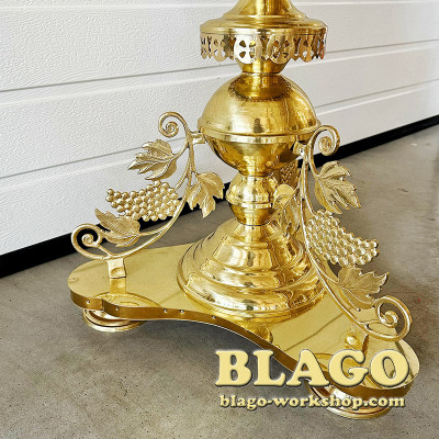 Three-tiered brass candlestick for 40 candles and 1 lamp, conical leg, 45x45x155 cm