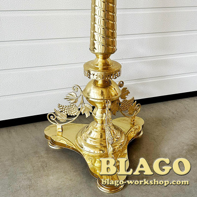 Three-tiered brass candlestick for 40 candles and 1 lamp, conical leg, 45x45x155 cm