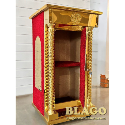 Жертвенник церковный с дверкой, 56х56х104 см