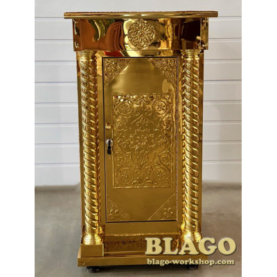 Жертвенник церковный с дверкой, 56х56х104 см