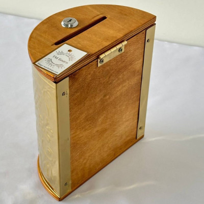 Карнавка настільна напівкругла металева з чеканкою, 19x11x22 см Карнавка настільна напівкругла металева з чеканкою, 19x11x22 см