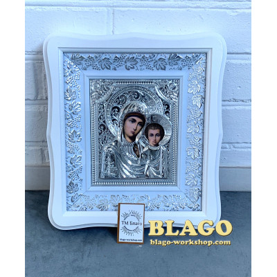 Ікони вінчальні Спаситель та Богородиця у білій фігурній рамі 26х22х3 Ікони вінчальні Спаситель та Богородиця у білій фігурній рамі 26х22х3