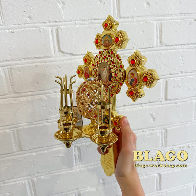 Трисвічник пасхальний латунний з хрестом та червоними камінцями, 20х12,5х31 см Трисвічник пасхальний латунний з хрестом та червоними камінцями, 20х12,5х31 см