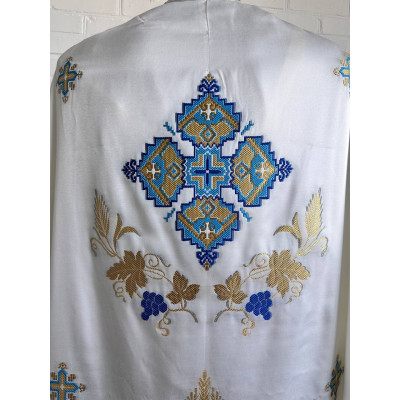 Иерейское облачение белое греческого кроя с синей и желтой вышивкой