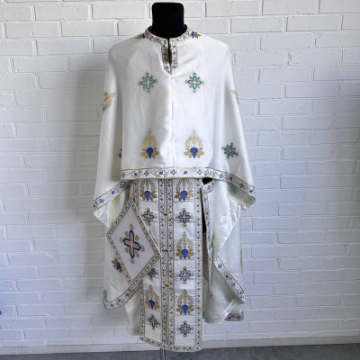 Иерейское облачение белое греческого кроя с синей и желтой вышивкой