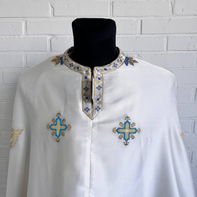 Иерейское облачение белое греческого кроя с синей и желтой вышивкой