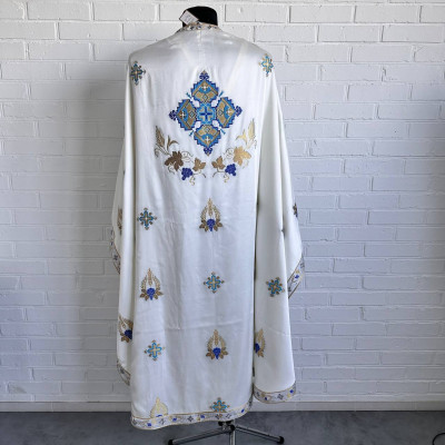 Иерейское облачение белое греческого кроя с синей и желтой вышивкой