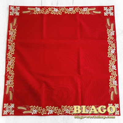 Double-sided embroidered iliton on gabardine, 70x70 cm