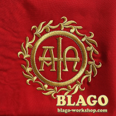 Double-sided embroidered iliton on gabardine, 70x70 cm