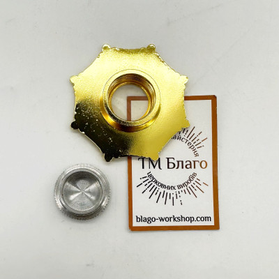 Мощевик металевий з червоною емаллю 7х7х1 см Мощевик металевий з червоною емаллю 7х7х1 см