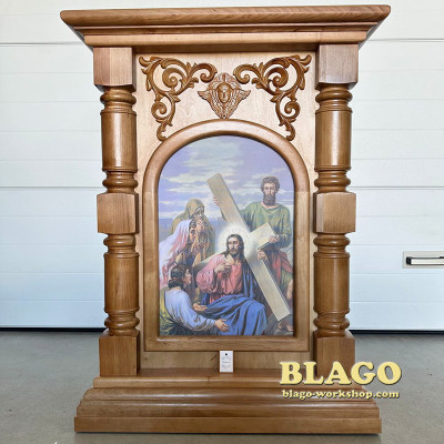 Престол деревянный (риза) с резьбой и иконами, 80х80х105 см