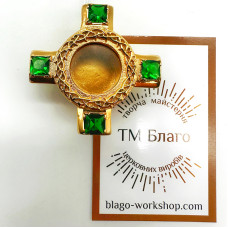 Brass reliquery in gold-plated with green zirconium, 3.5 cm