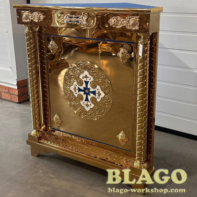 Corner metal altar with hammering, 88x58x100 cm