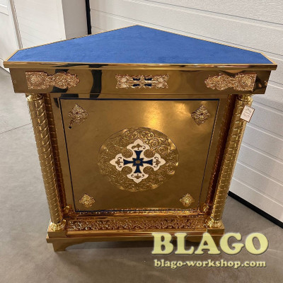 Corner metal altar with hammering, 88x58x100 cm