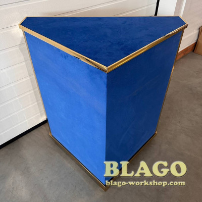 Corner metal altar with hammering, 88x58x100 cm