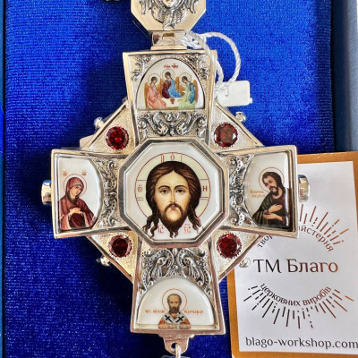 Brass pectoral cross 7.5x13.5x1 cm