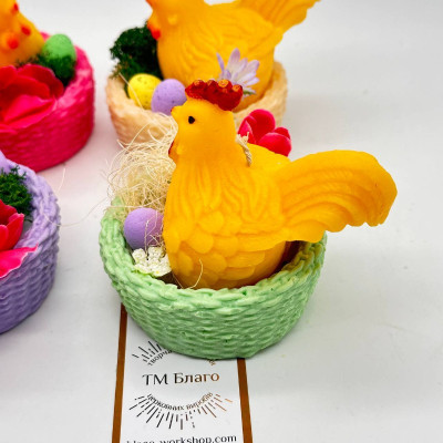 Candle Easter basket with a chicken