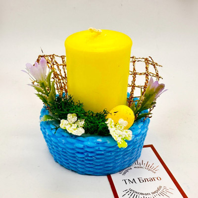 Candle Easter basket decorated 