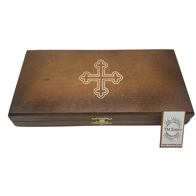 Набір копіє з дерев'яними, різьбленими ручками в футлярі