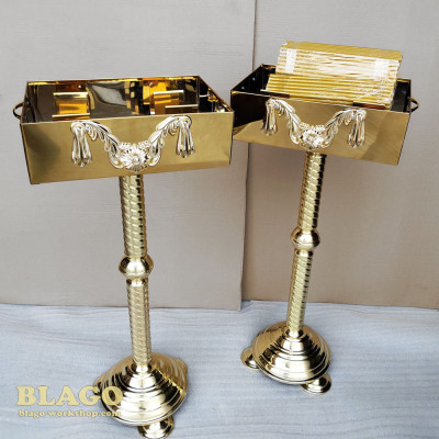 Підставка для свічок на ніжці металева на 3 відділа, 40х29х100 см Підставка для свічок на ніжці металева на 3 відділа, 40х29х100 см