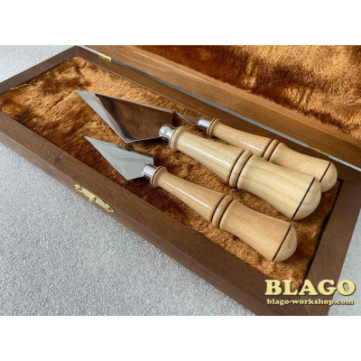 Liturgical spear set with wooden handles in a wooden case