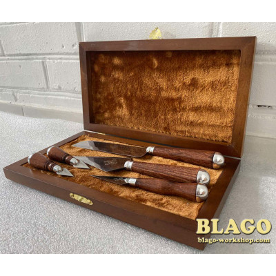Liturgical spear set with wooden handles with cast fittings and engraving on a large and average copy in a wooden case