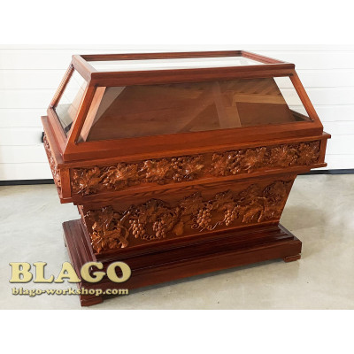 Tomb, carved wood, 120x70x100cm Tomb, carved wood, 120x70x100cm