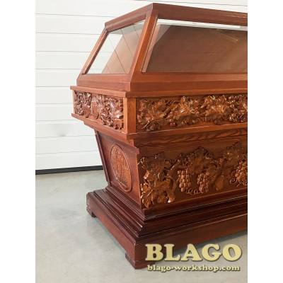 Tomb, carved wood, 120x70x100cm Tomb, carved wood, 120x70x100cm
