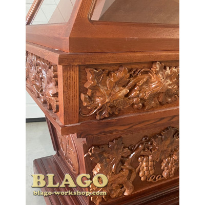 Tomb, carved wood, 120x70x100cm Tomb, carved wood, 120x70x100cm