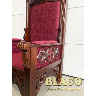 The throne is wooden, 76х77х182 cm
