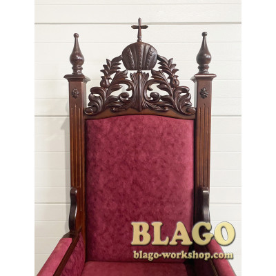 The throne is wooden, 76х77х182 cm