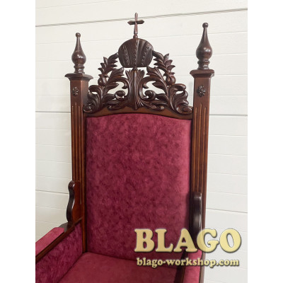 The throne is wooden, 76х77х182 cm