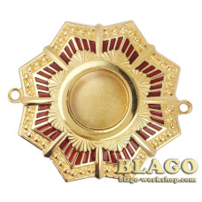 Brass reliquery gilded with red enamel, 4.5 cm