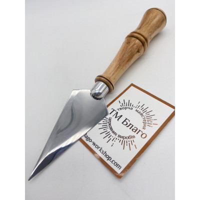 Копіє середнє з дерев'яною, різьбленою ручкою, 3х18 см